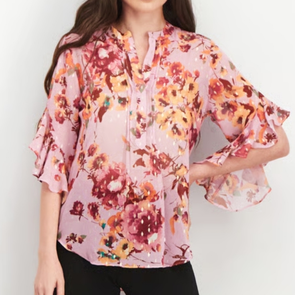 Vince Camuto Woman's Split Neck Ruffled Sleeve Pink Floral Blouse. Sz: M